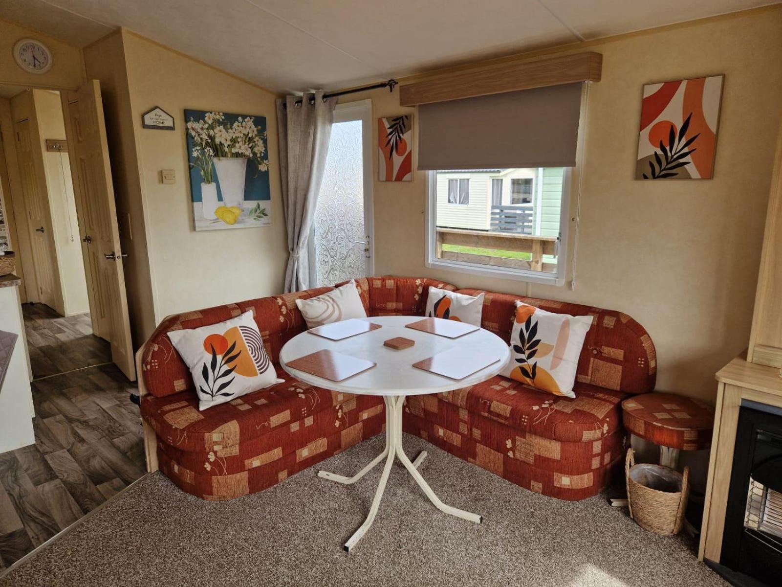 Lochview Retreat Caravan * Balminnoch