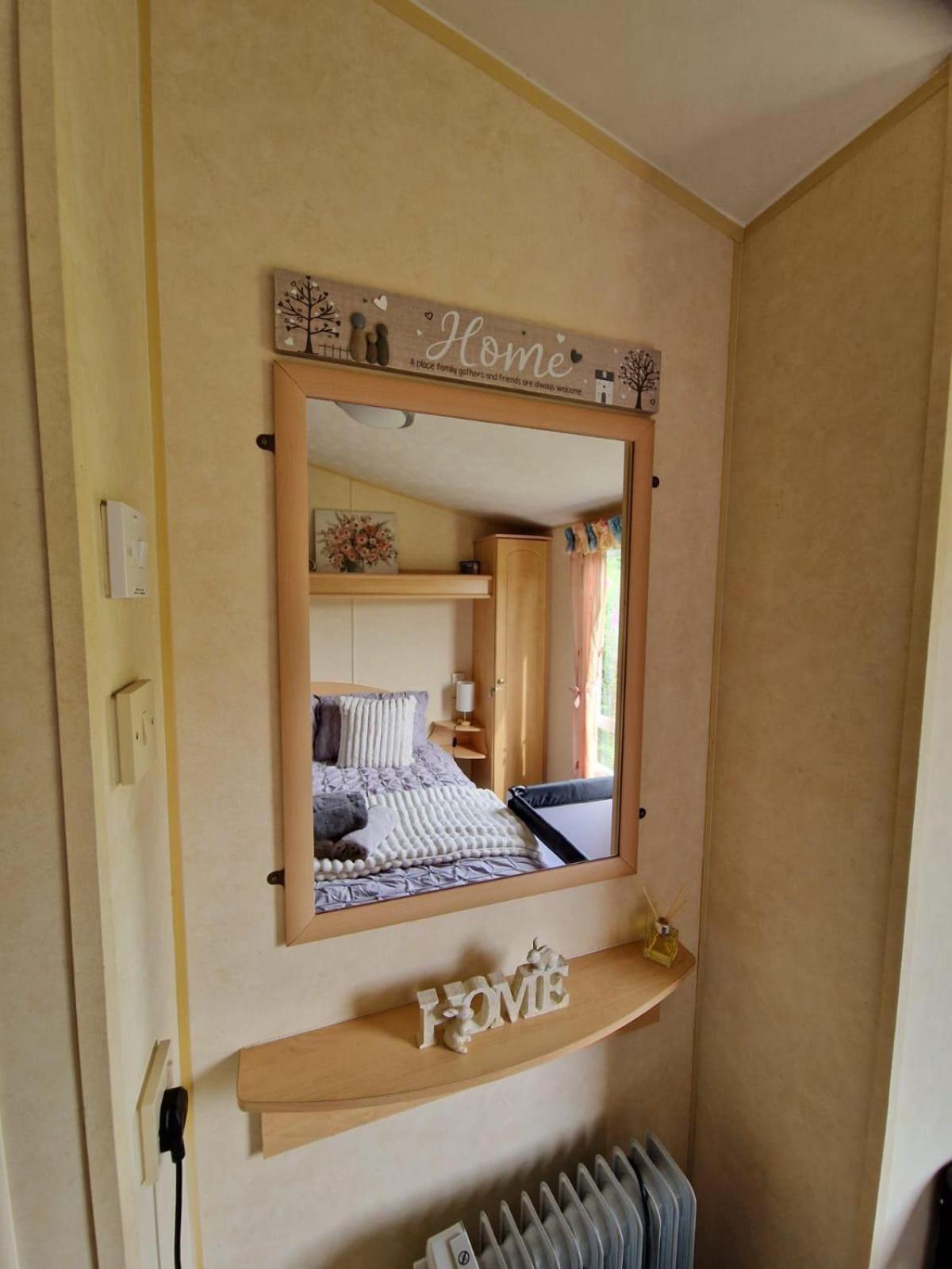 Lochview Retreat Caravan Apartment *